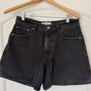 Abercrombie & Fitch Black High-Rise “The Dad Short”
